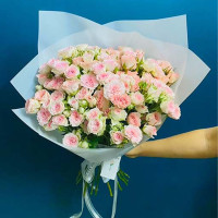 Spray Elegance” – 21 Spray Roses – Sophisticated Floral Bouquet